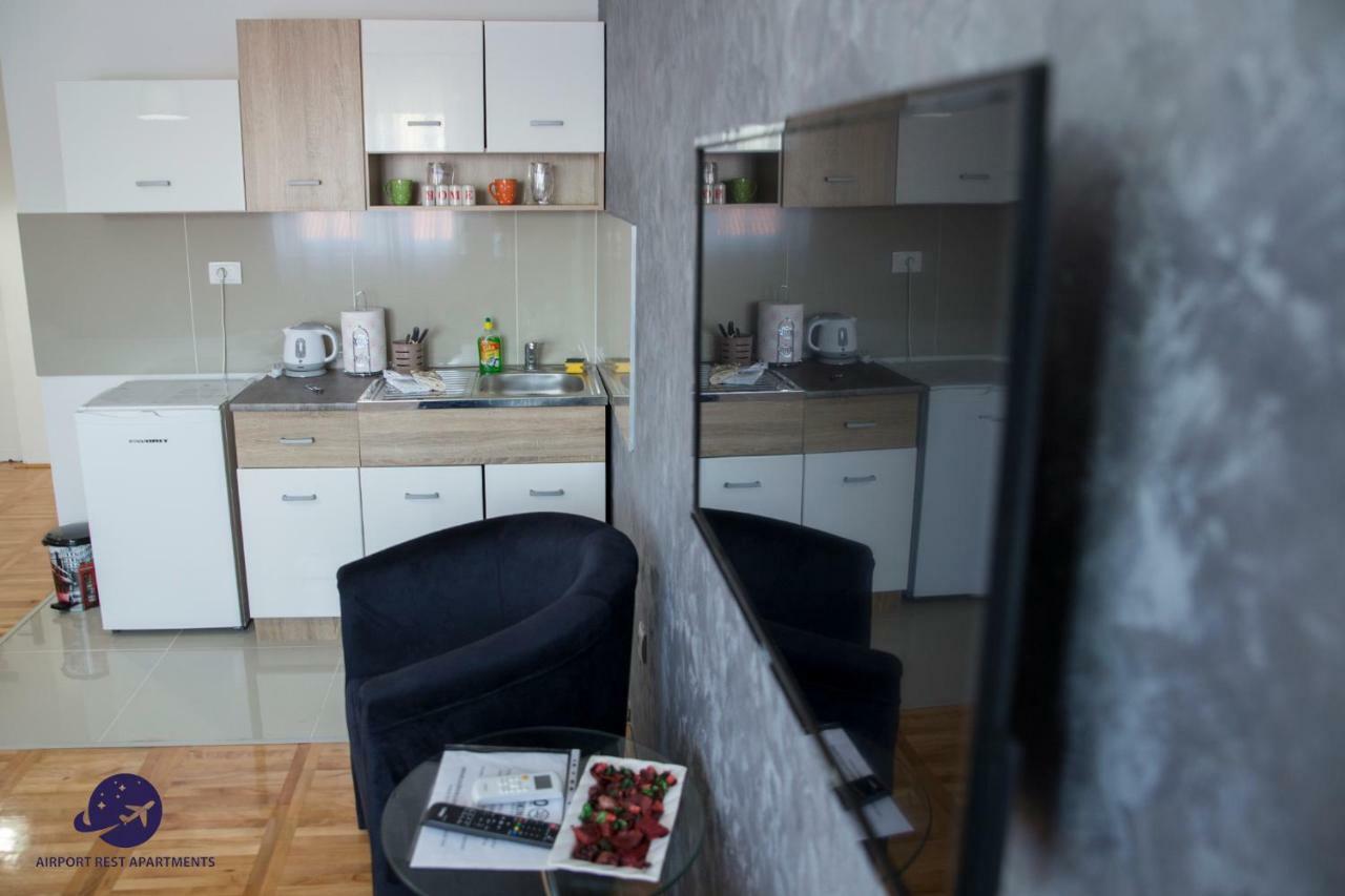 Airport Rest Apartments Beograd Eksteriør bilde